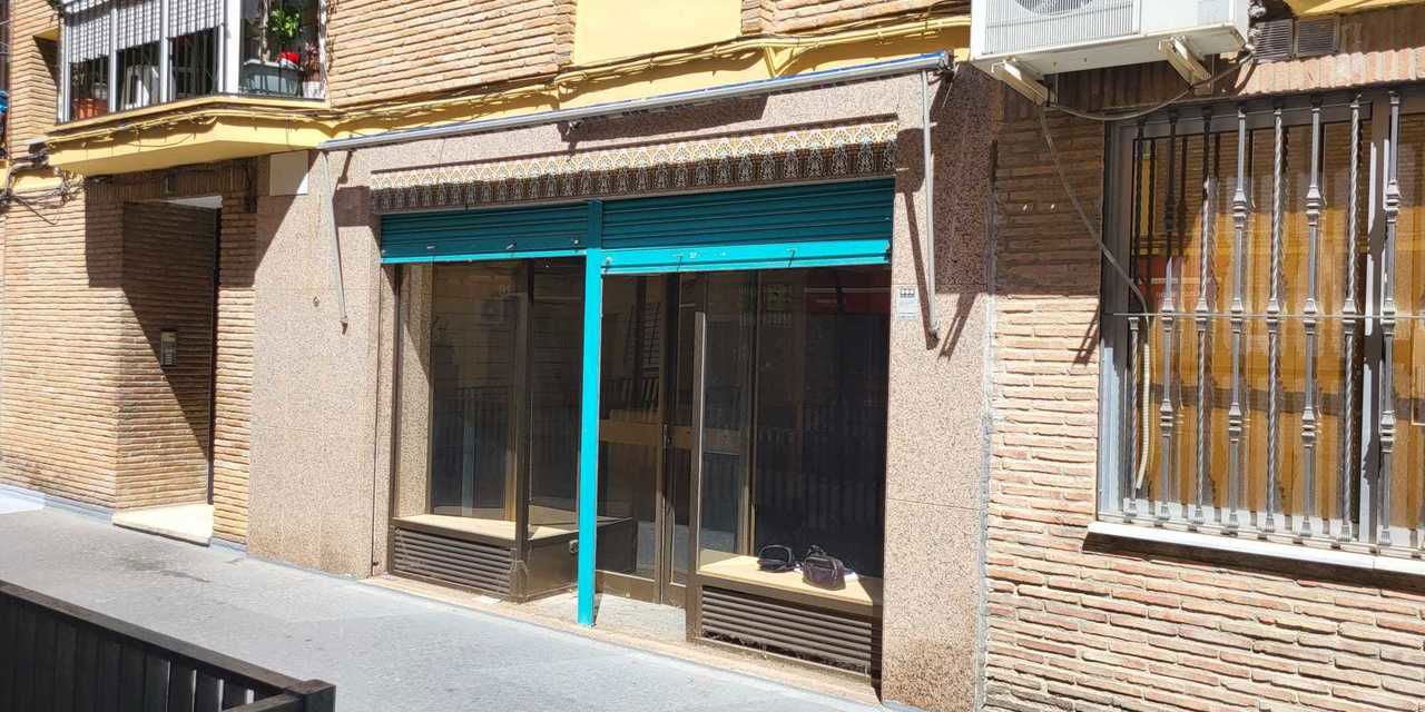 Local en venta en  calle del Alcalde Próspero Castaño, San Juan de Aznalfarache, Sevilla  1/1