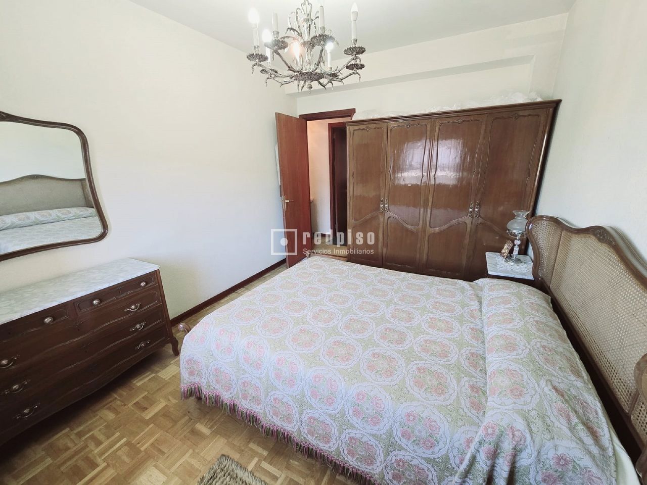 Piso en venta en  calle del Marqués de la Valdavia, Alcobendas, Madrid  12/29