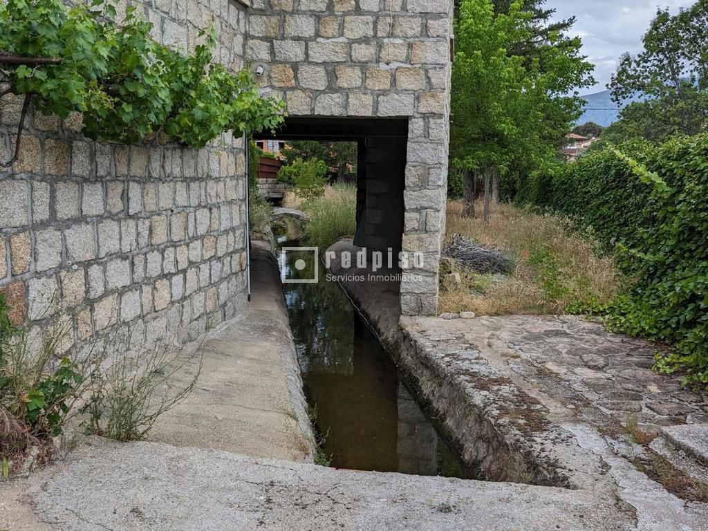 Casa en venta en  calle de San Bartolomé, Navaluenga, Ávila  16/18