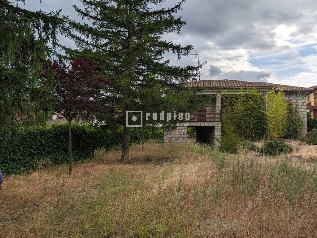 Casa en venta en  calle de San Bartolomé, Navaluenga, Ávila  6/18