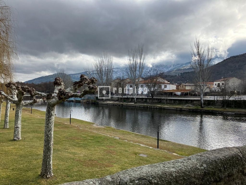 Casa en venta en  calle de San Bartolomé, Navaluenga, Ávila  3/18