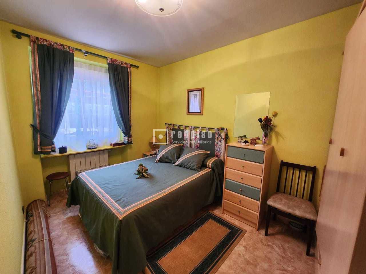 Piso en venta en  La Estación, Ávila  8/25