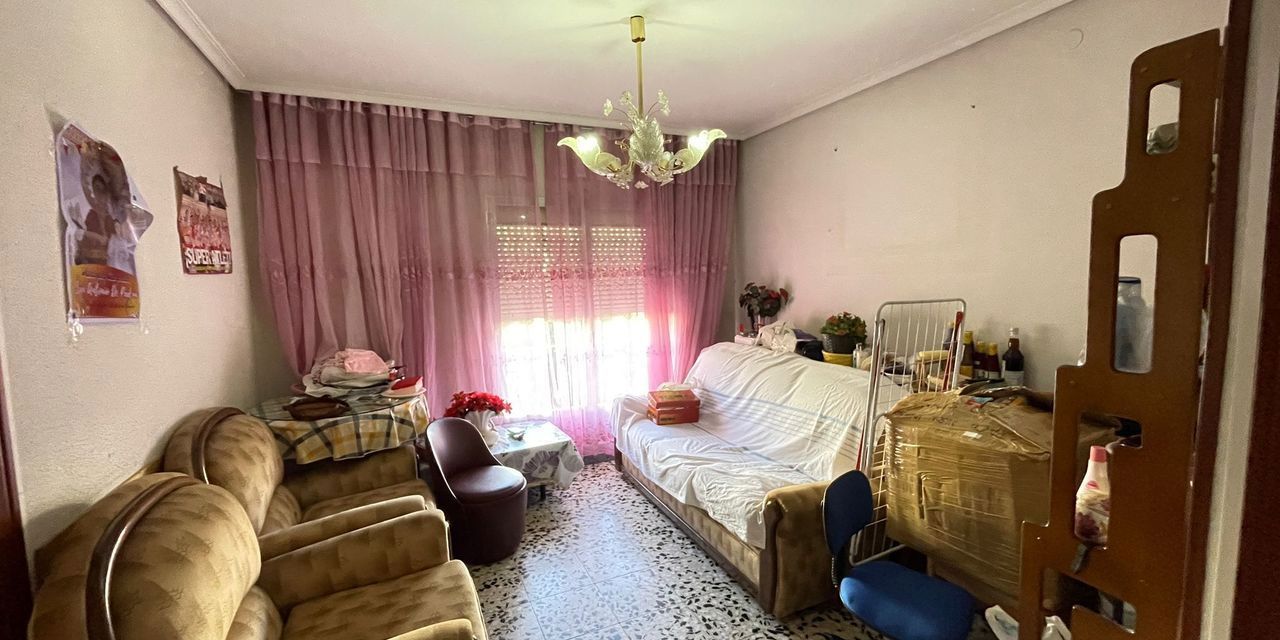 Piso en venta en  calle de Godella, Villaverde, Madrid  1/1