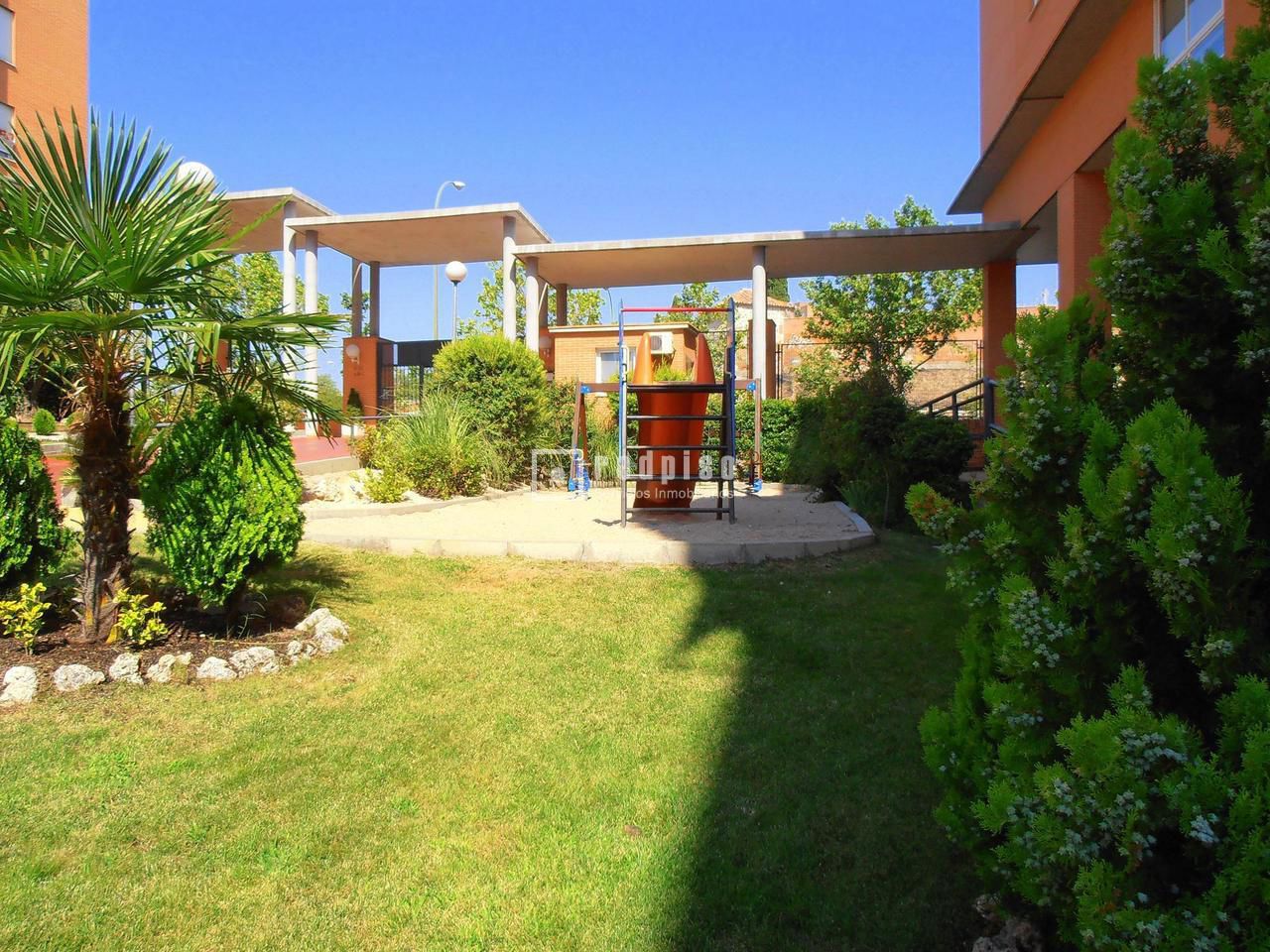 Piso en venta en calle De Minerva, Madrid, Madrid 22/24