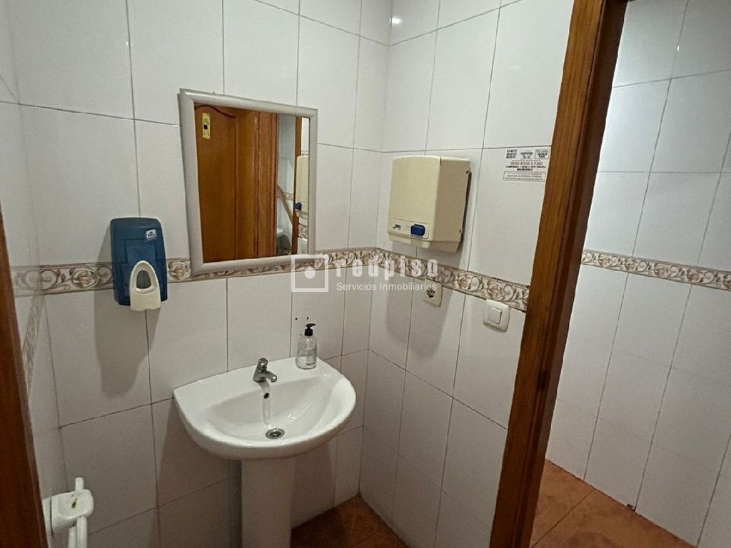 Local en alquiler en avenida De Orihuela, Alacant, Alicante 17/17