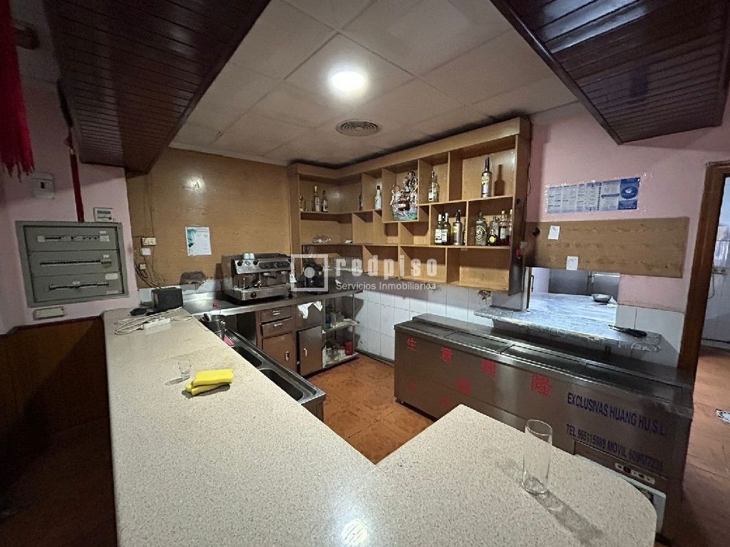 Local en alquiler en avenida De Orihuela, Alacant, Alicante 11/17