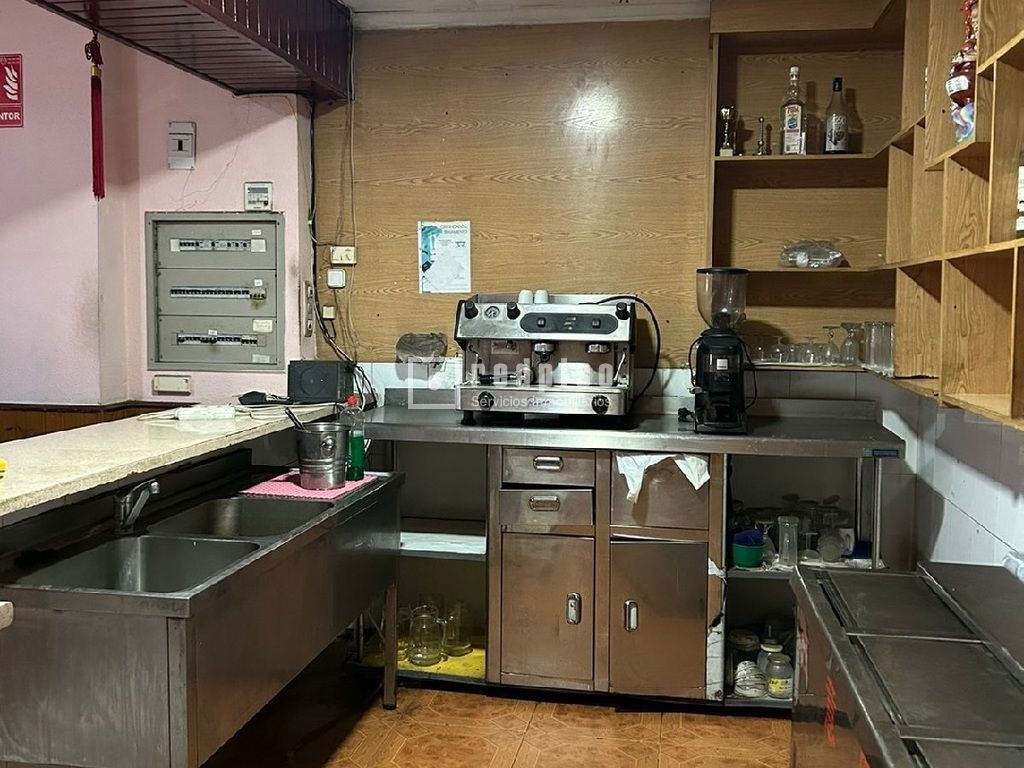 Local en alquiler en avenida De Orihuela, Alacant, Alicante 13/17