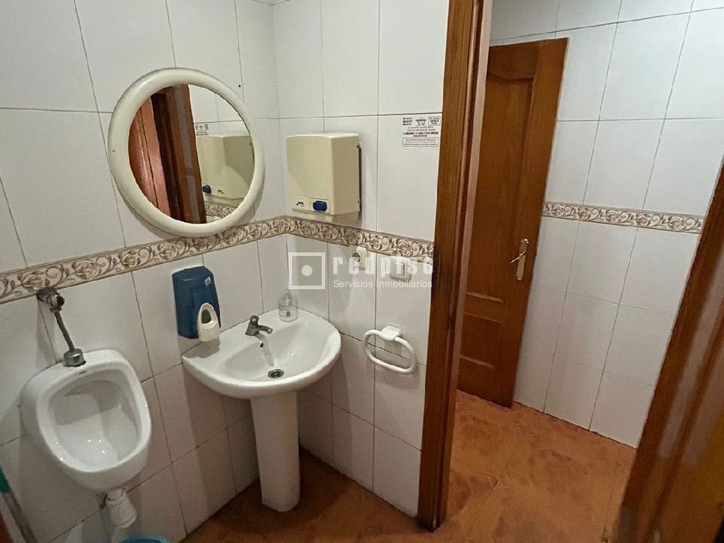 Local en alquiler en avenida De Orihuela, Alacant, Alicante 16/17