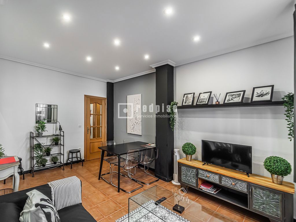 Piso en venta en calle Del Maestro Alonso, Madrid, Madrid 8/34