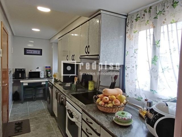 Piso en venta en  calle del Mar Cantábrico, Coslada, Madrid  7/19