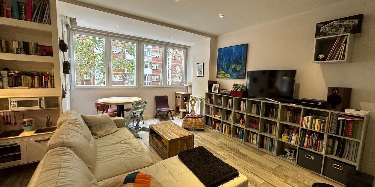 Piso en venta en  calle del Comandante Benítez, Madrid  1/1