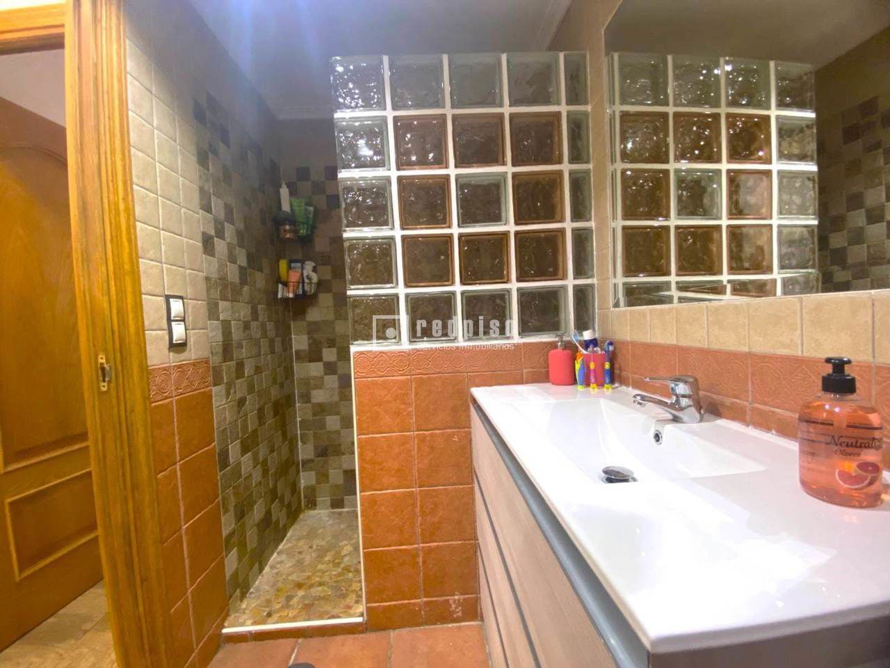 Piso en venta en  calle de la Huerta, San Fernando de Henares, Madrid  15/18