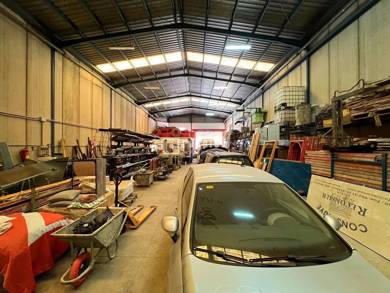 Nave Industrial en venta en  calle Ciro Alegría, Cruz de Humilladero, Málaga  10/17