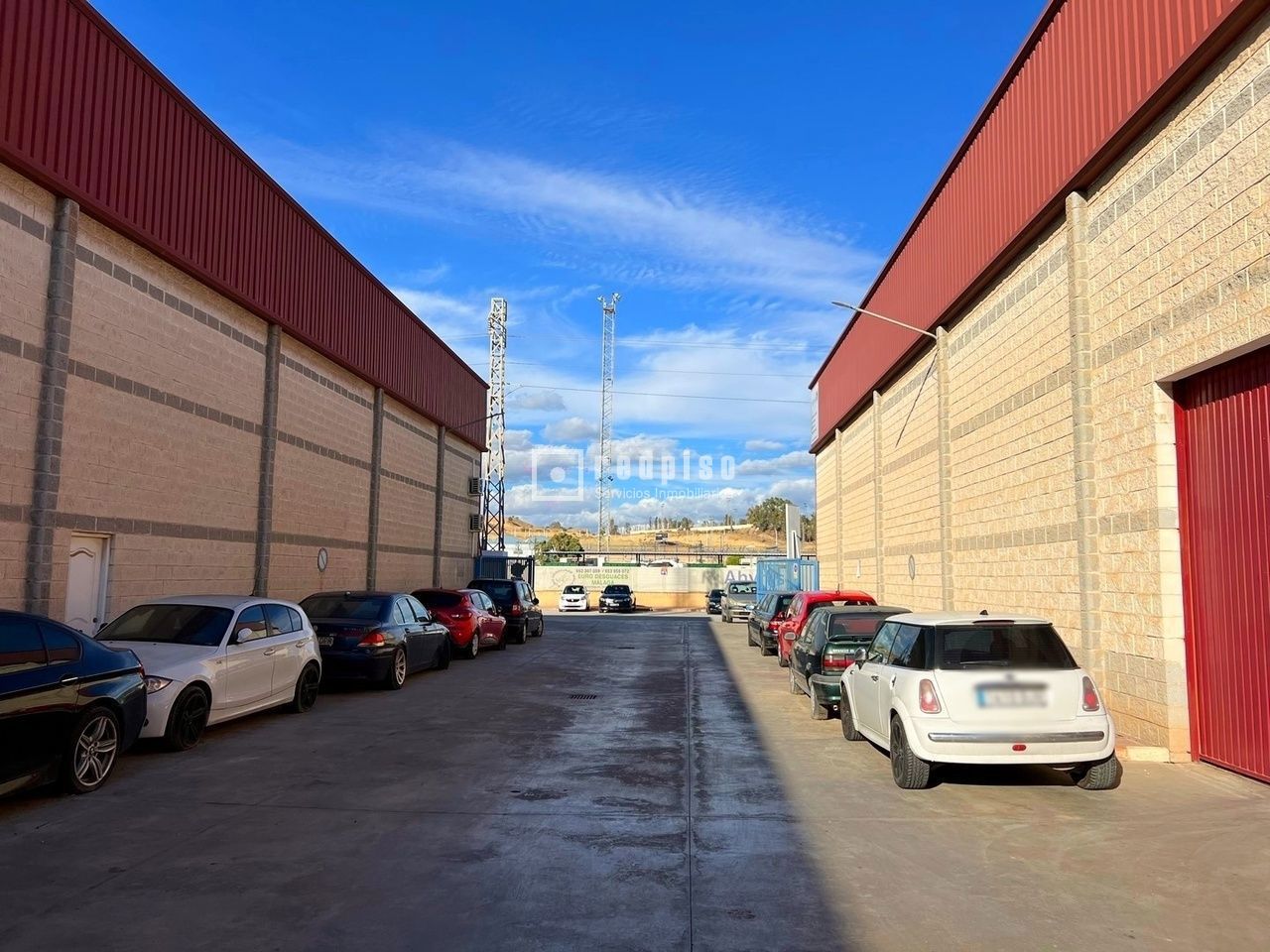 Nave Industrial en venta en  calle Ciro Alegría, Cruz de Humilladero, Málaga  7/17