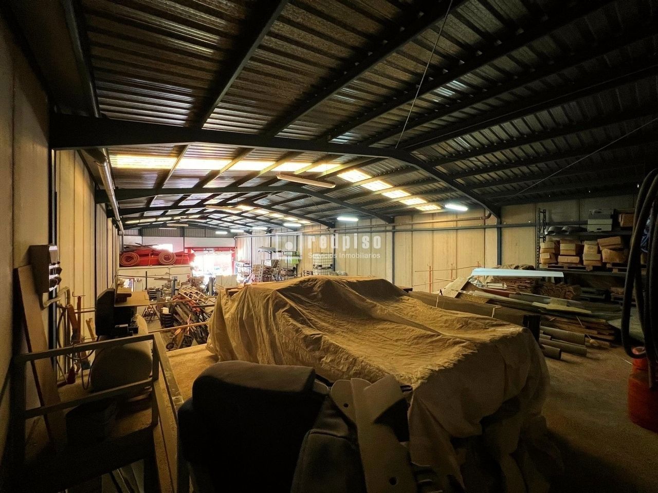 Nave Industrial en venta en  calle Ciro Alegría, Cruz de Humilladero, Málaga  12/17