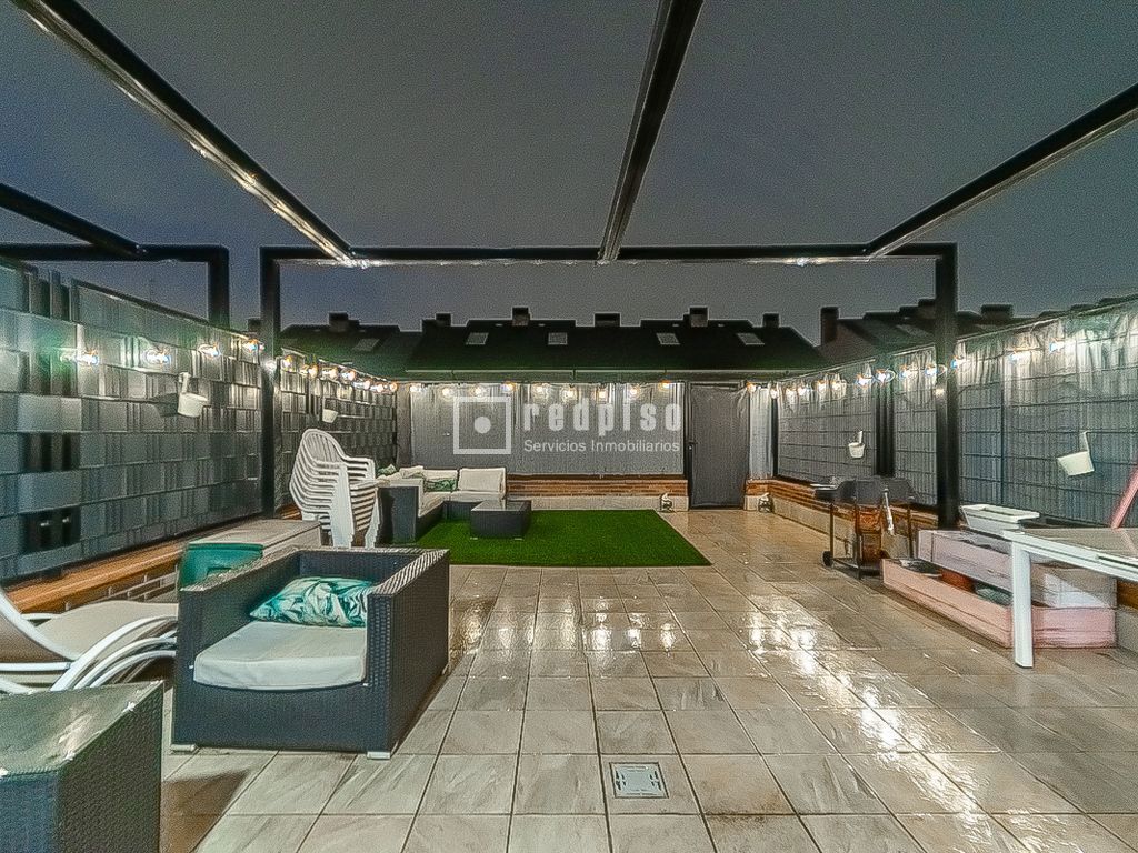 Casa en alquiler en  calle del Arroyo del Cañaveral, Vicálvaro, Madrid  11/40