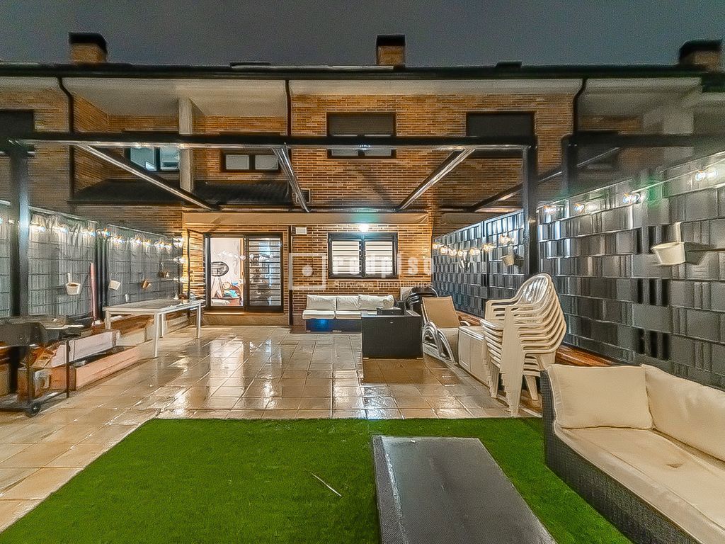 Casa en alquiler en  calle del Arroyo del Cañaveral, Vicálvaro, Madrid  12/40