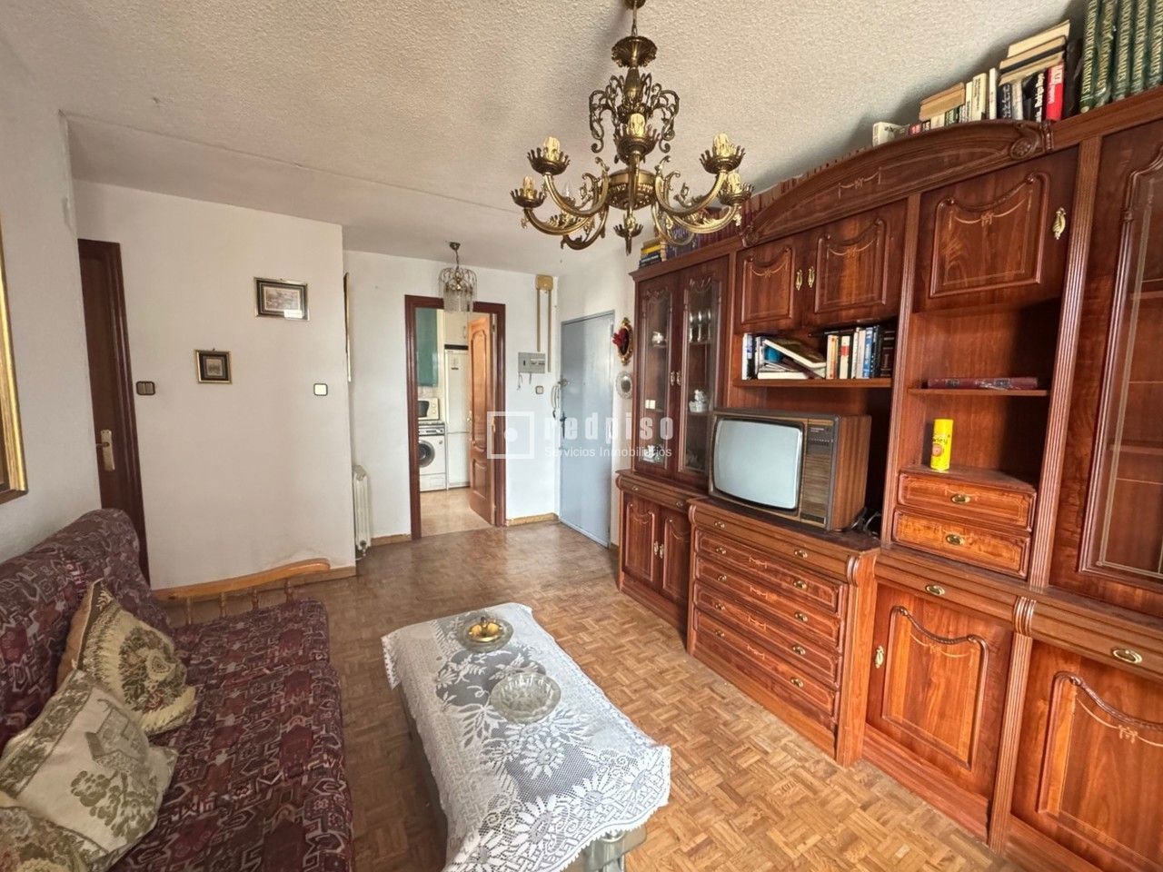 Piso en venta en  calle de Navalmoral de la Mata, Madrid  1/1