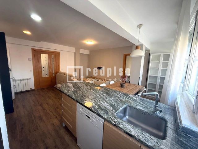 Piso en venta en  calle de Blas Cabrera, Madrid  1/1