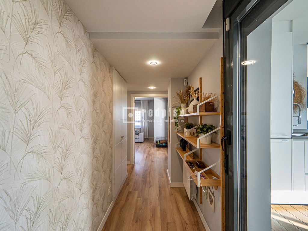 Piso en venta en  calle de Enrique Urquijo, Vicálvaro, Madrid  1/1