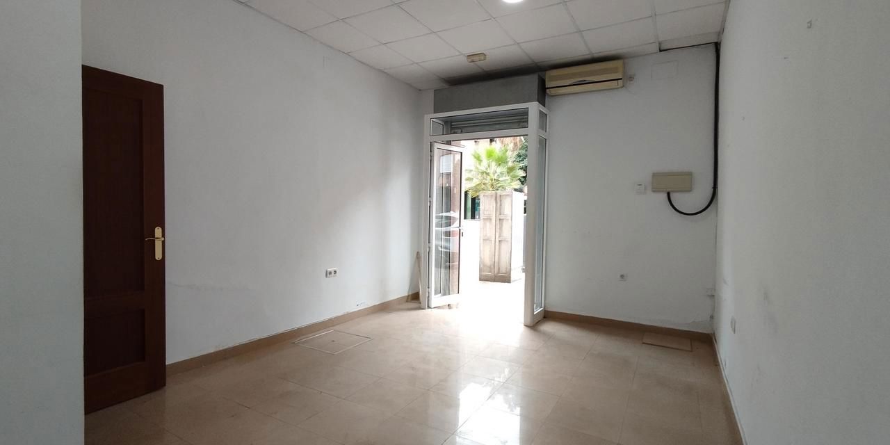 Local en alquiler en  calle Trabajo, Sevilla  1/1