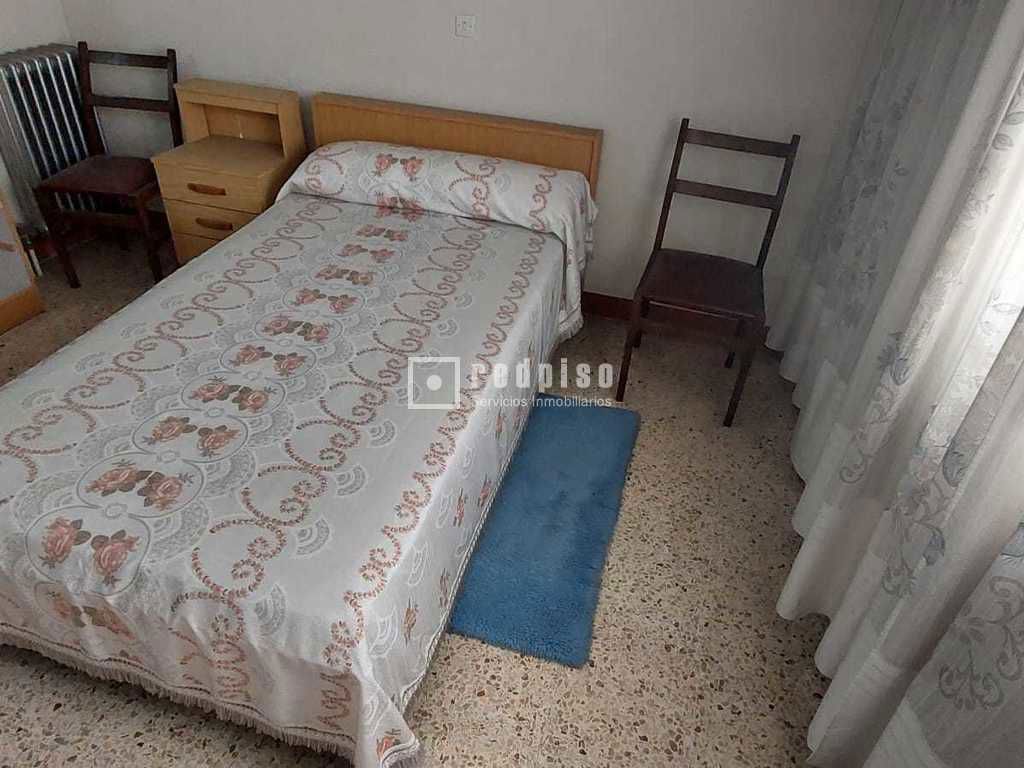 Piso en venta en  calle Joaquina Santander, Talavera de la Reina, Toledo  12/30