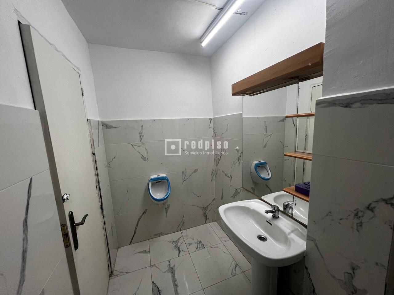 Local en venta en calle De Illescas, Latina, Madrid 12/12