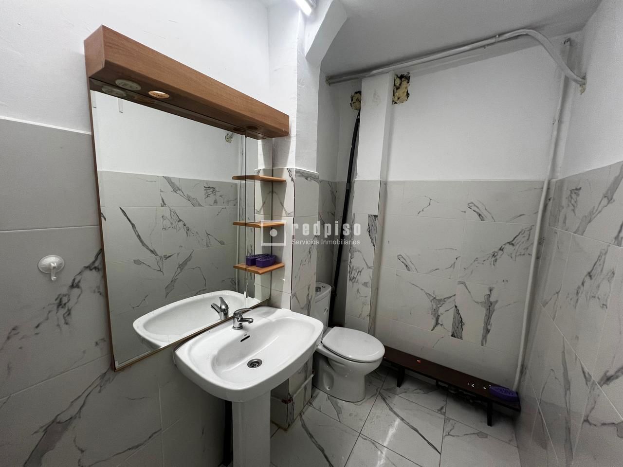 Local en venta en calle De Illescas, Latina, Madrid 11/12