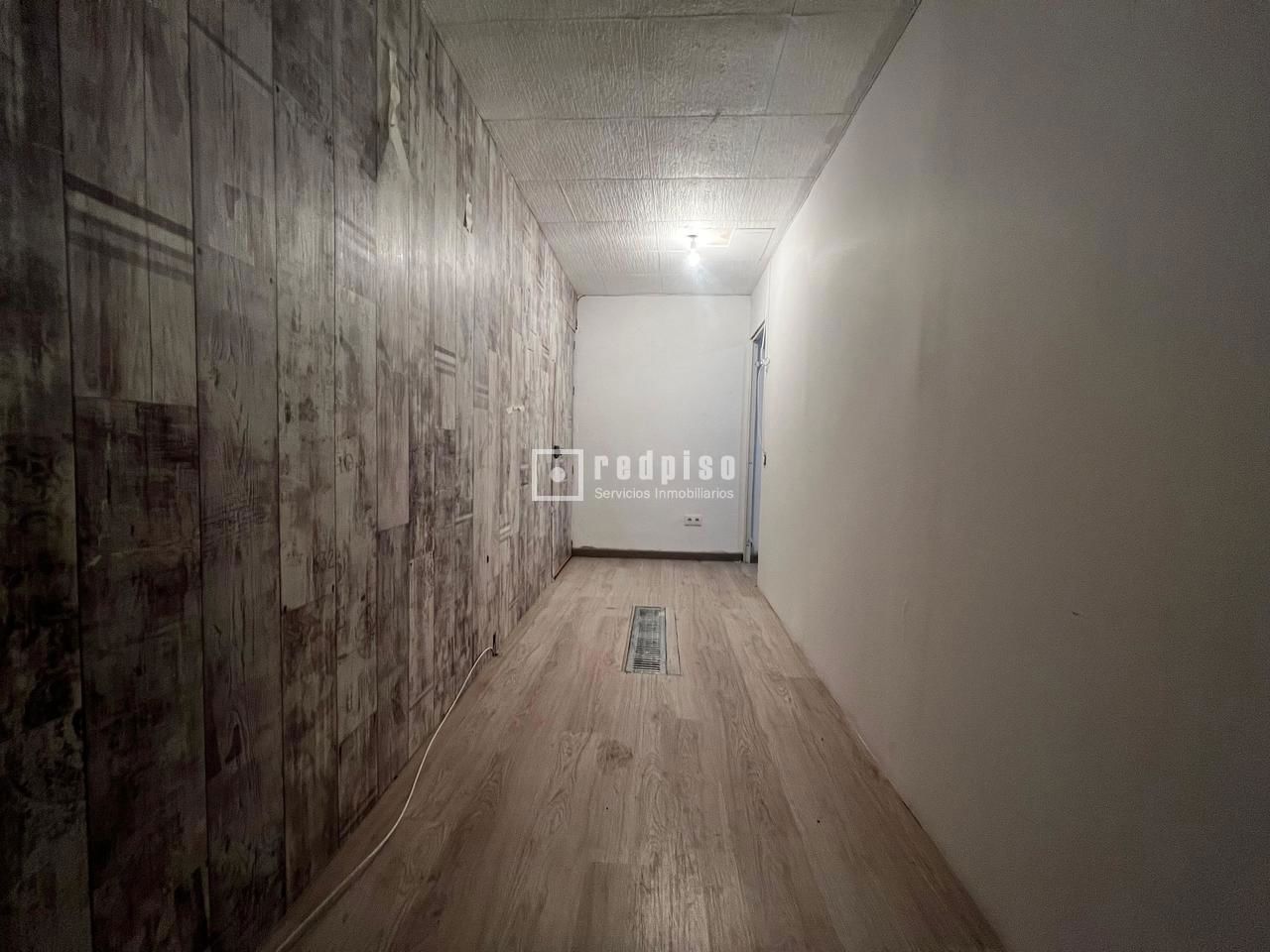 Local en venta en calle De Illescas, Latina, Madrid 8/12