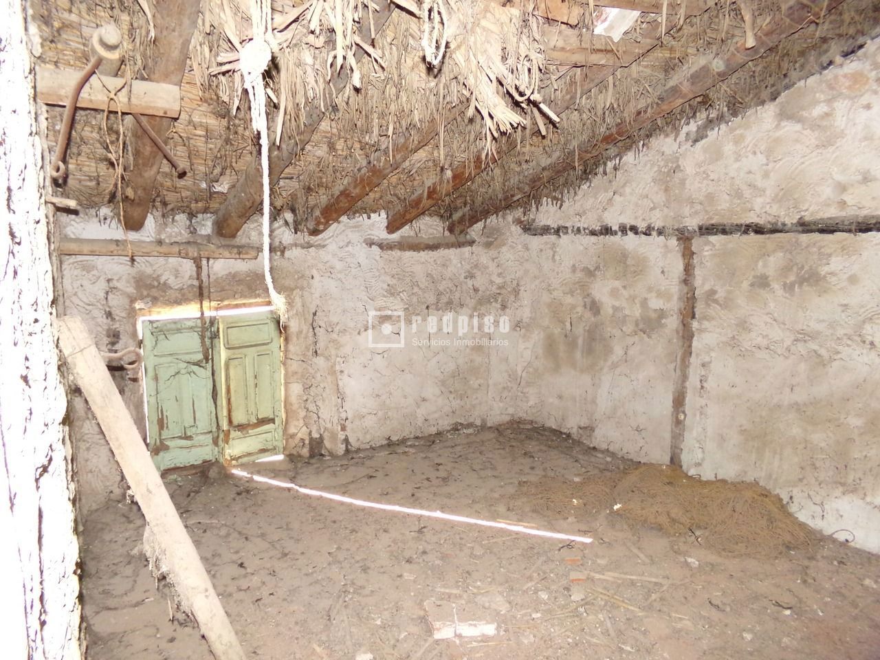 Casa en venta en calle Del Barranco, Belmonte De Tajo, Madrid 21/23