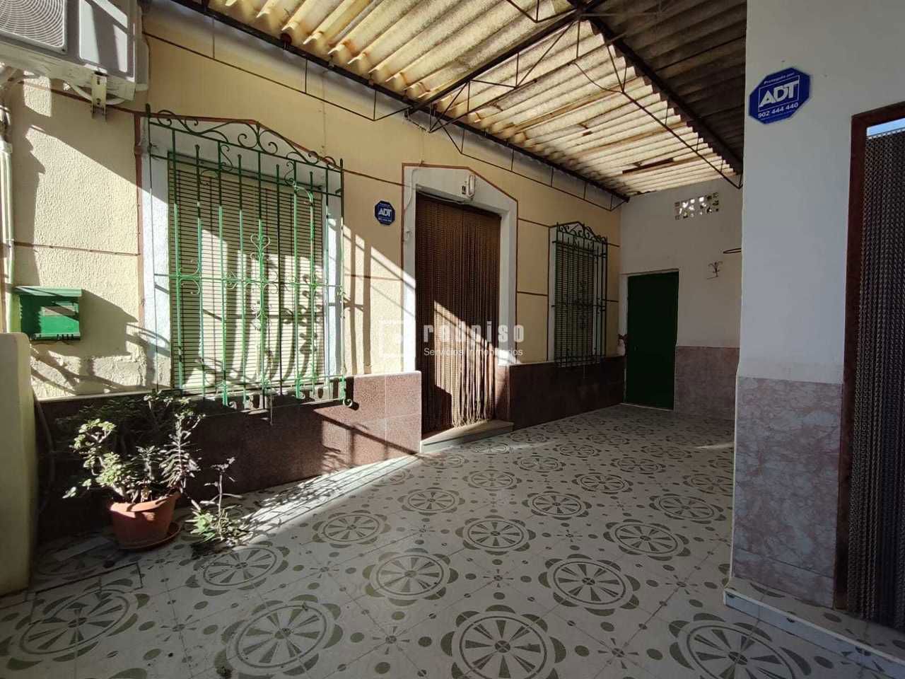 Casa en venta en  calle Policía Nacional Ángel García Rabadán, Murcia  18/22