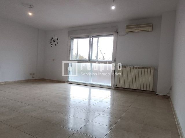 Piso en venta en  Coslada, Madrid  9/40