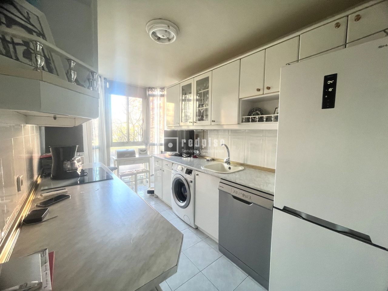 Piso en venta en calle De Blas Cabrera, Madrid, Madrid 3/18