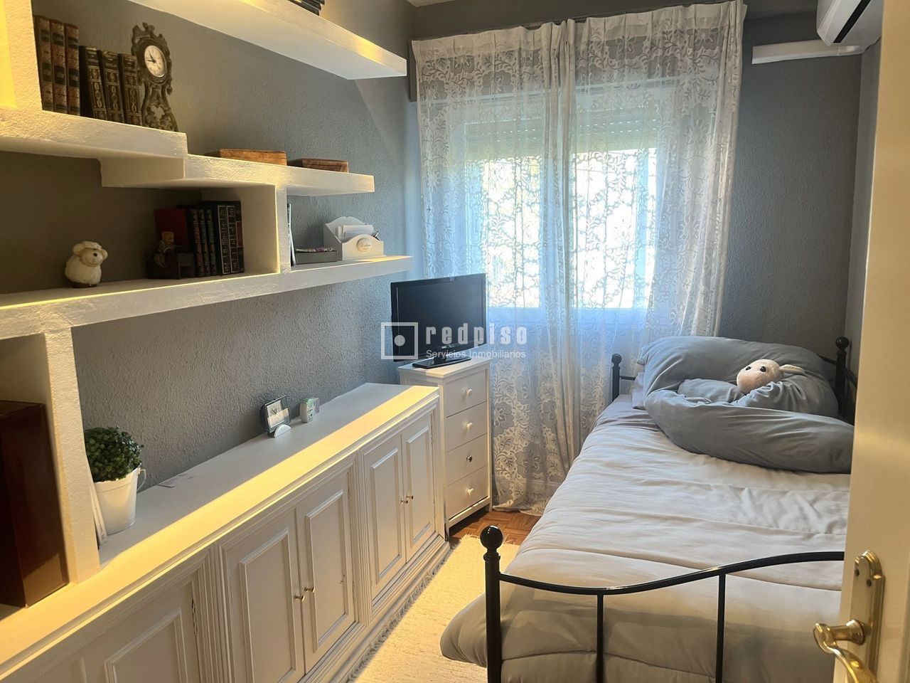 Piso en venta en calle De Blas Cabrera, Madrid, Madrid 15/18