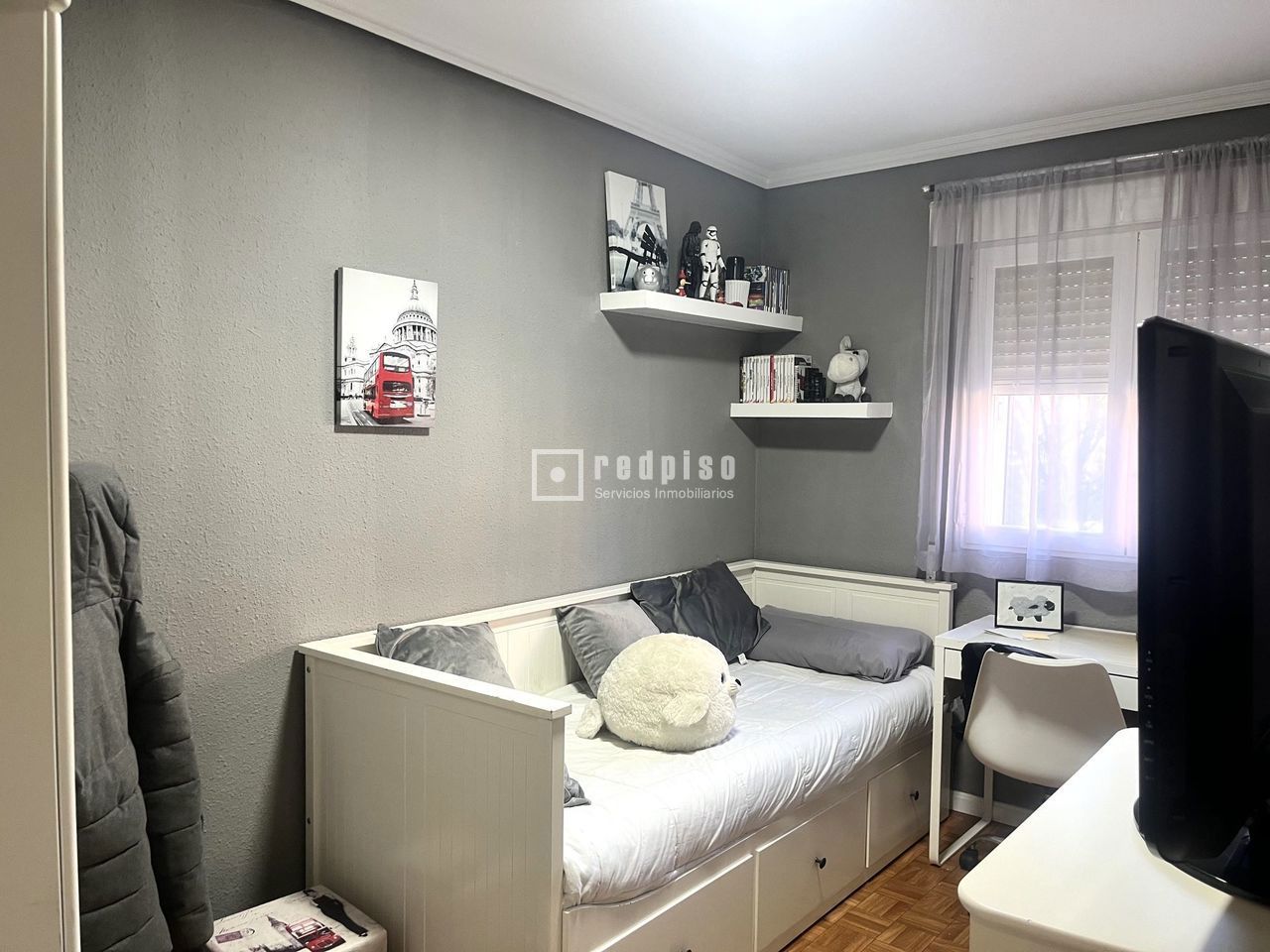 Piso en venta en calle De Blas Cabrera, Madrid, Madrid 13/18