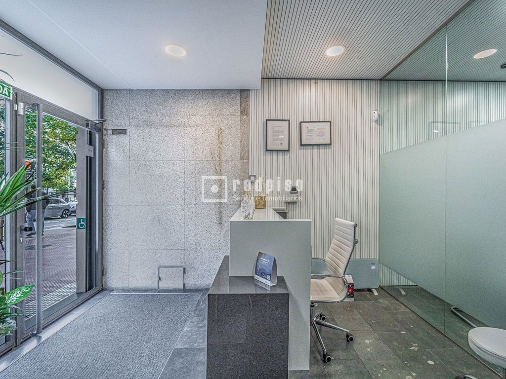 Local en venta en  calle de Santa Engracia, Madrid  1/1