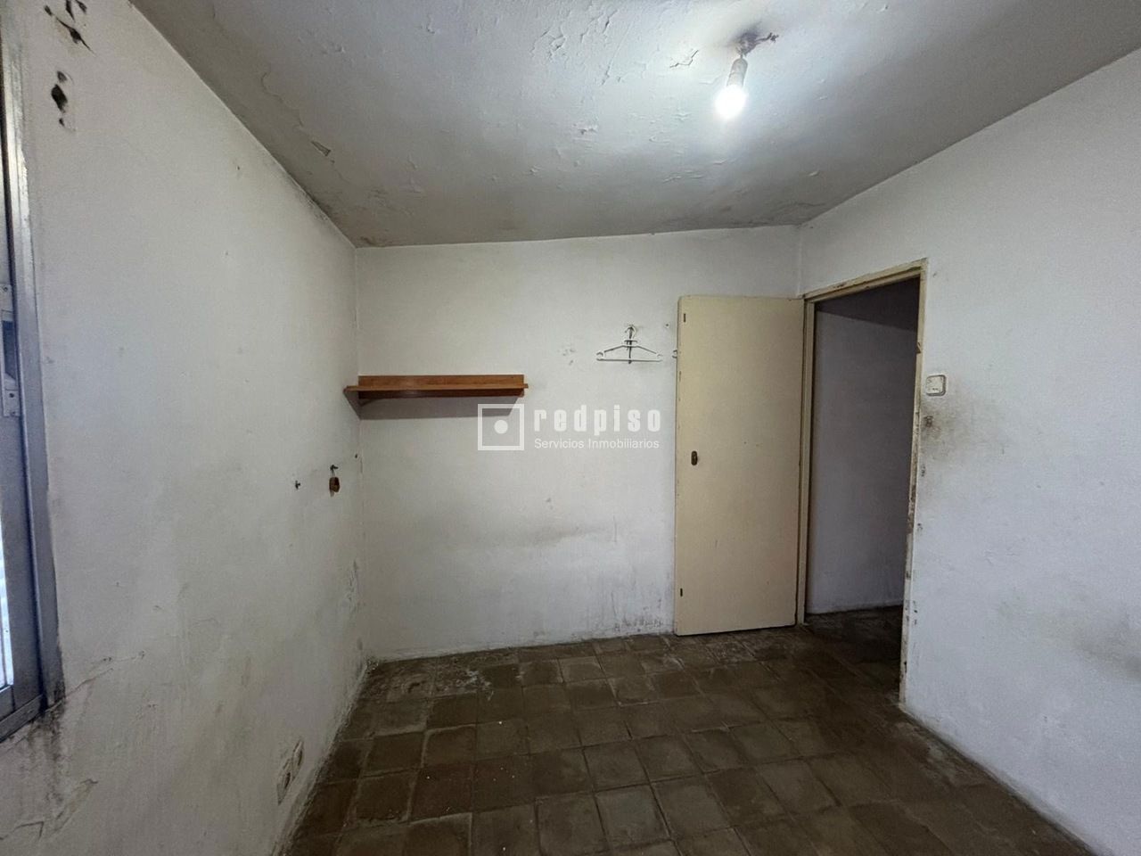 Casa en venta en calle De Membezar, Puente De Vallecas, Madrid 8/12