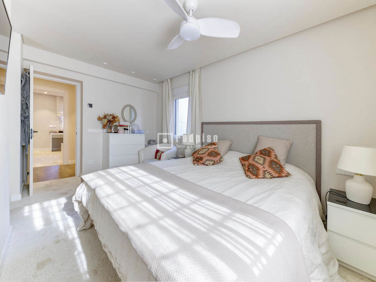 Casa en alquiler en  calle Guadiana, Pozuelo de Alarcón, Madrid  46/62