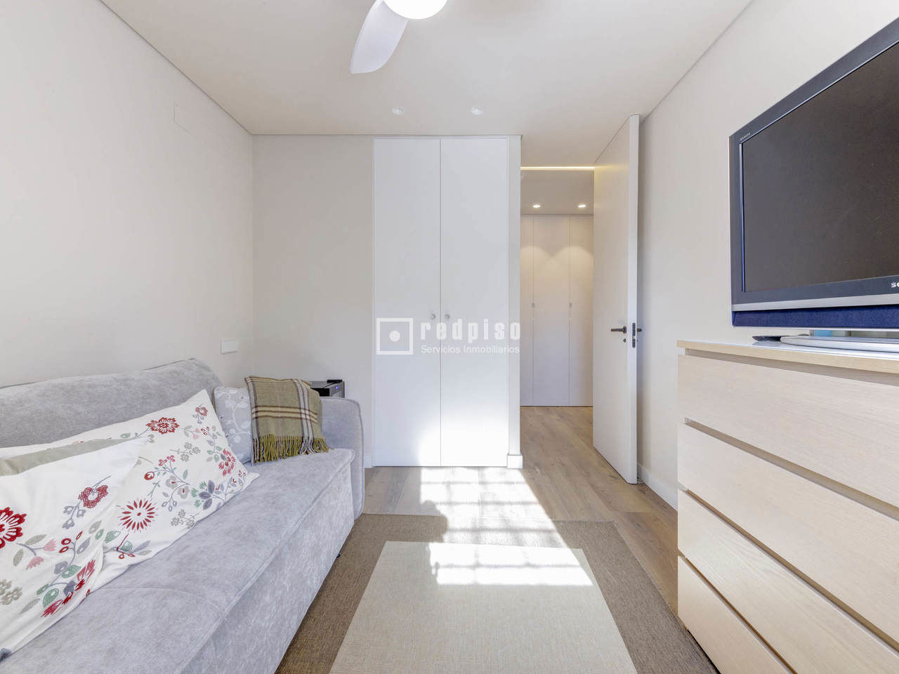 Casa en alquiler en  calle Guadiana, Pozuelo de Alarcón, Madrid  36/62