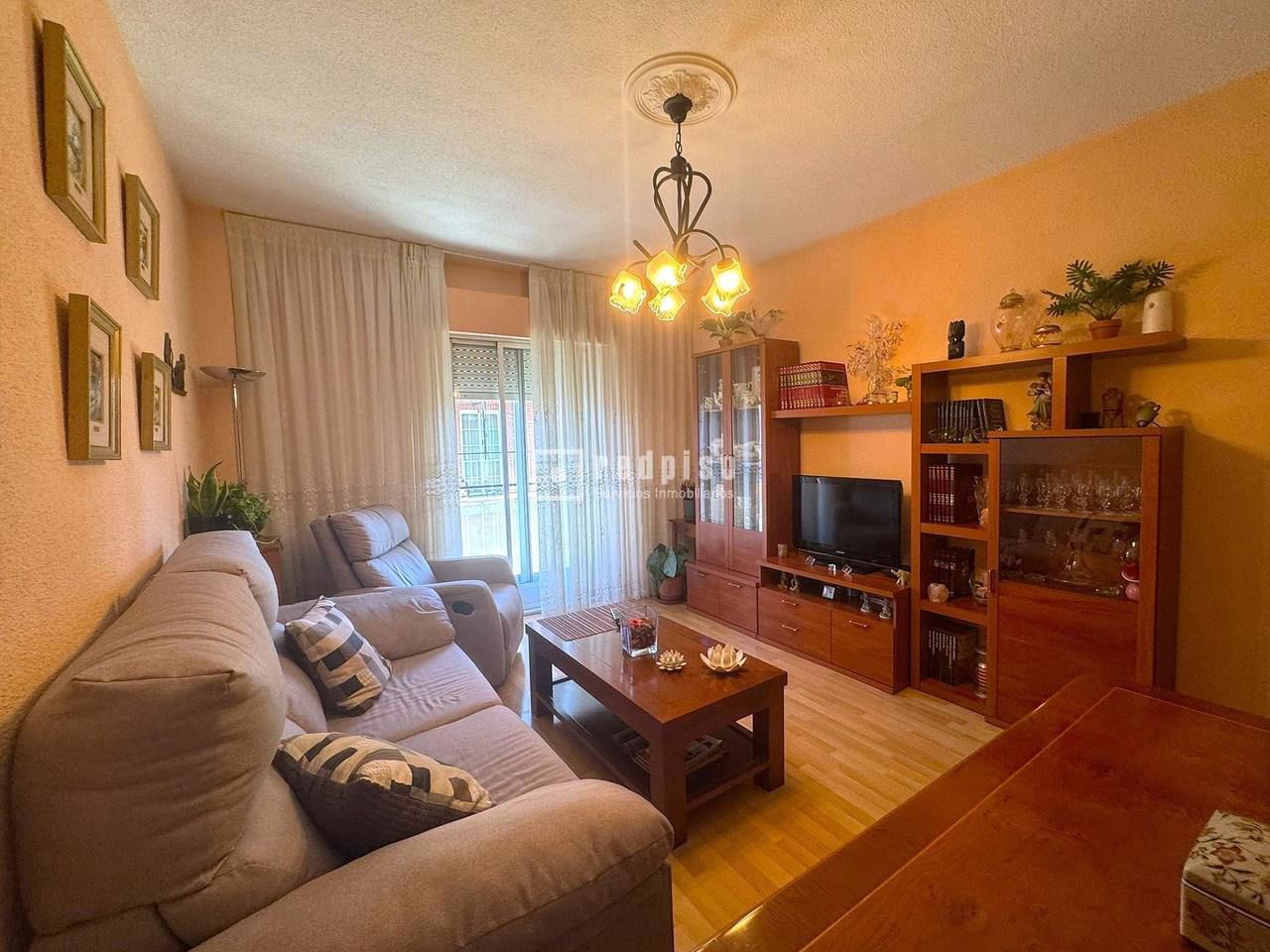 Piso en venta en  calle de Lorenzo Bosquet, Coslada, Madrid  1/1