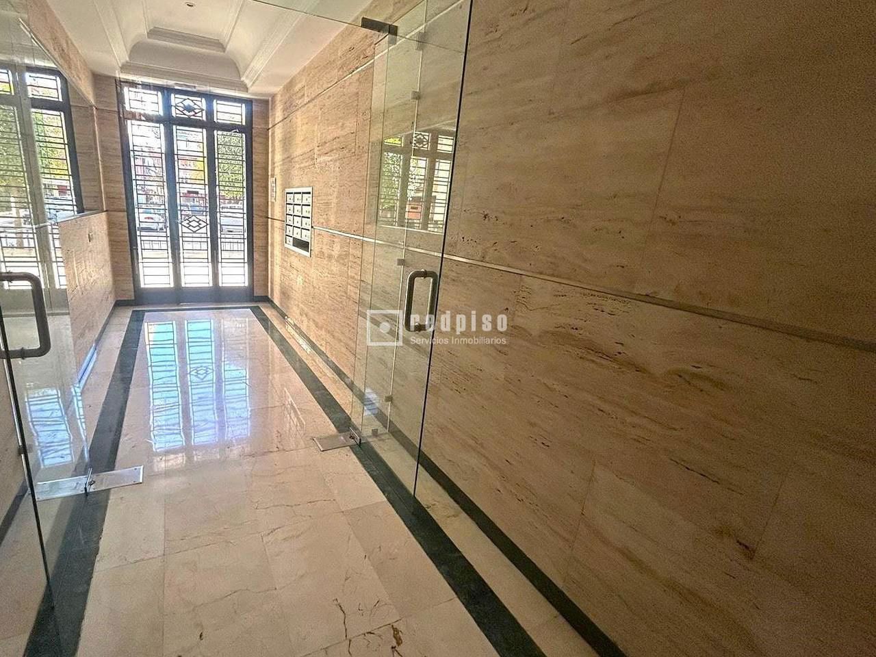 Piso en venta en  calle de Blas de Otero, Coslada, Madrid  14/16