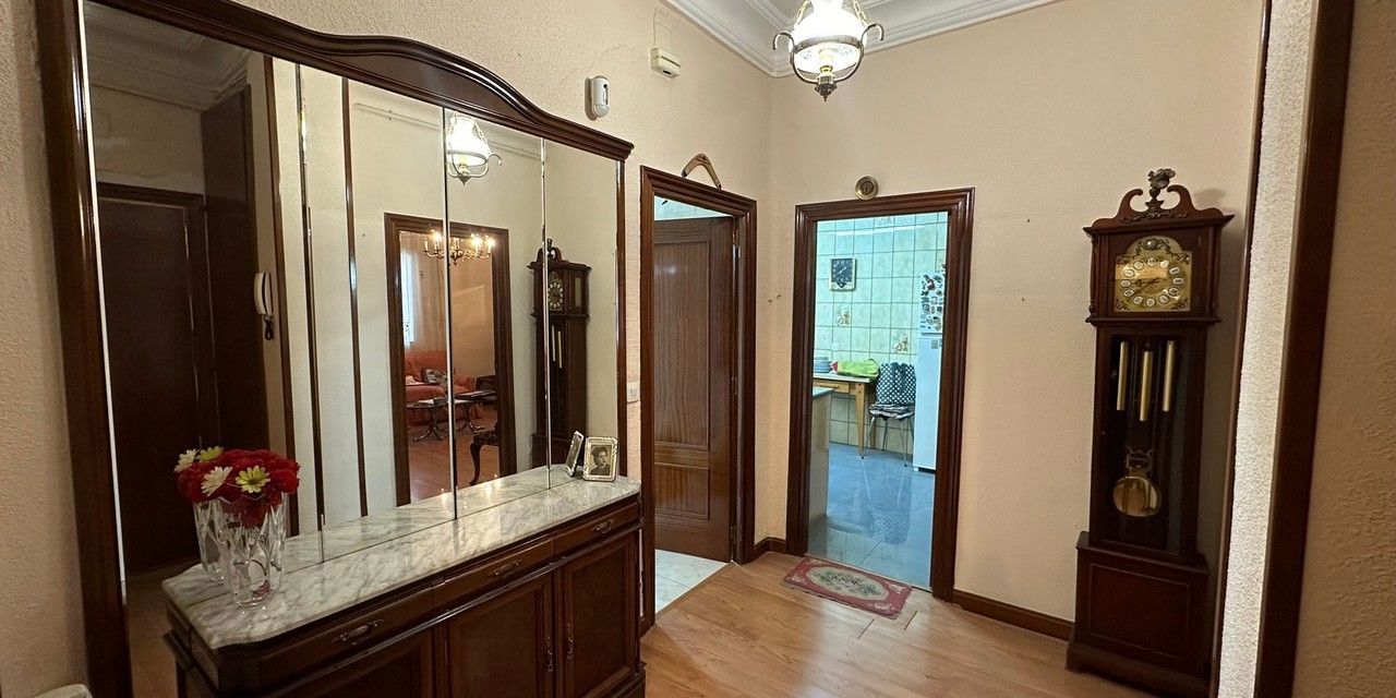 Piso en venta en  plaza de Rutilio Gaci, Usera, Madrid  1/1