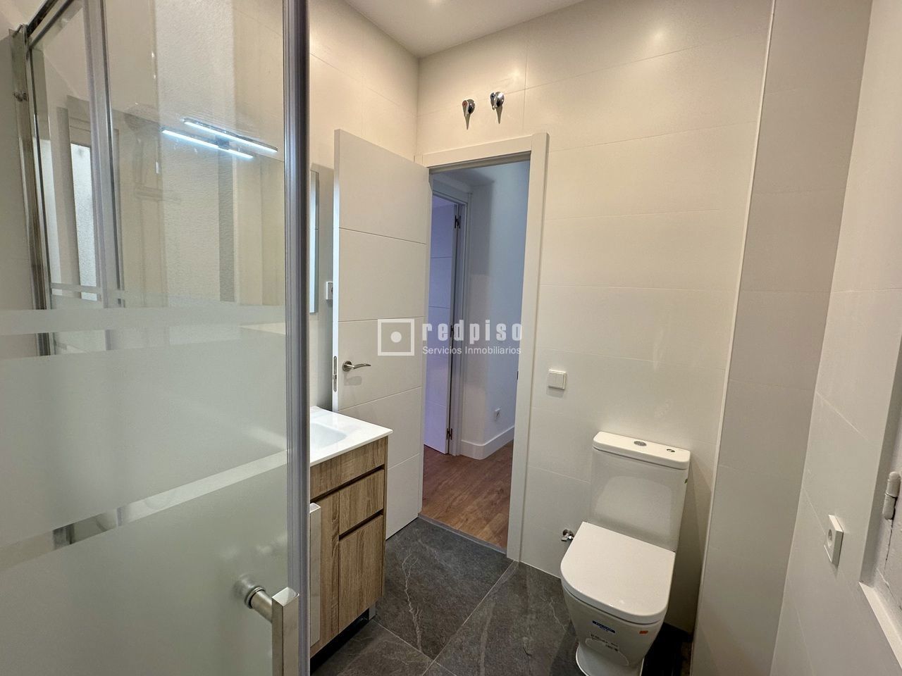 Piso en alquiler en calle Del Alcalde Sainz De Baranda, Madrid, Madrid 8/32