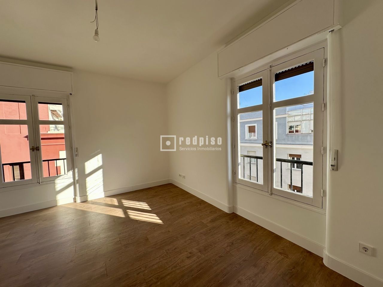 Piso en alquiler en calle Del Alcalde Sainz De Baranda, Madrid, Madrid 4/32