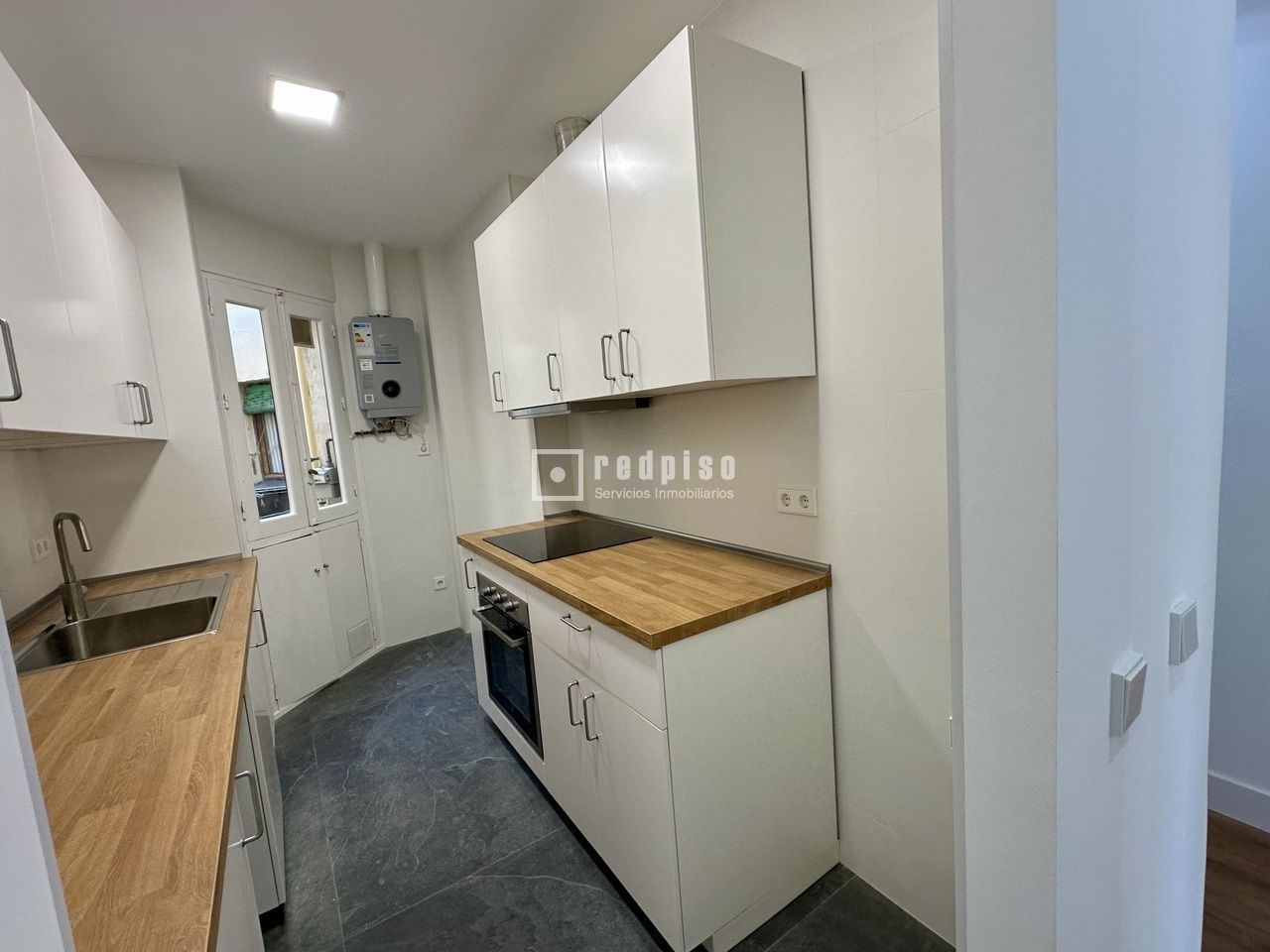 Piso en alquiler en calle Del Alcalde Sainz De Baranda, Madrid, Madrid 16/32