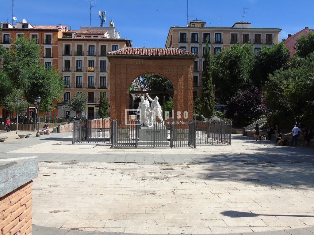 Parking en alquiler en  calle de San Andrés, Madrid  1/1