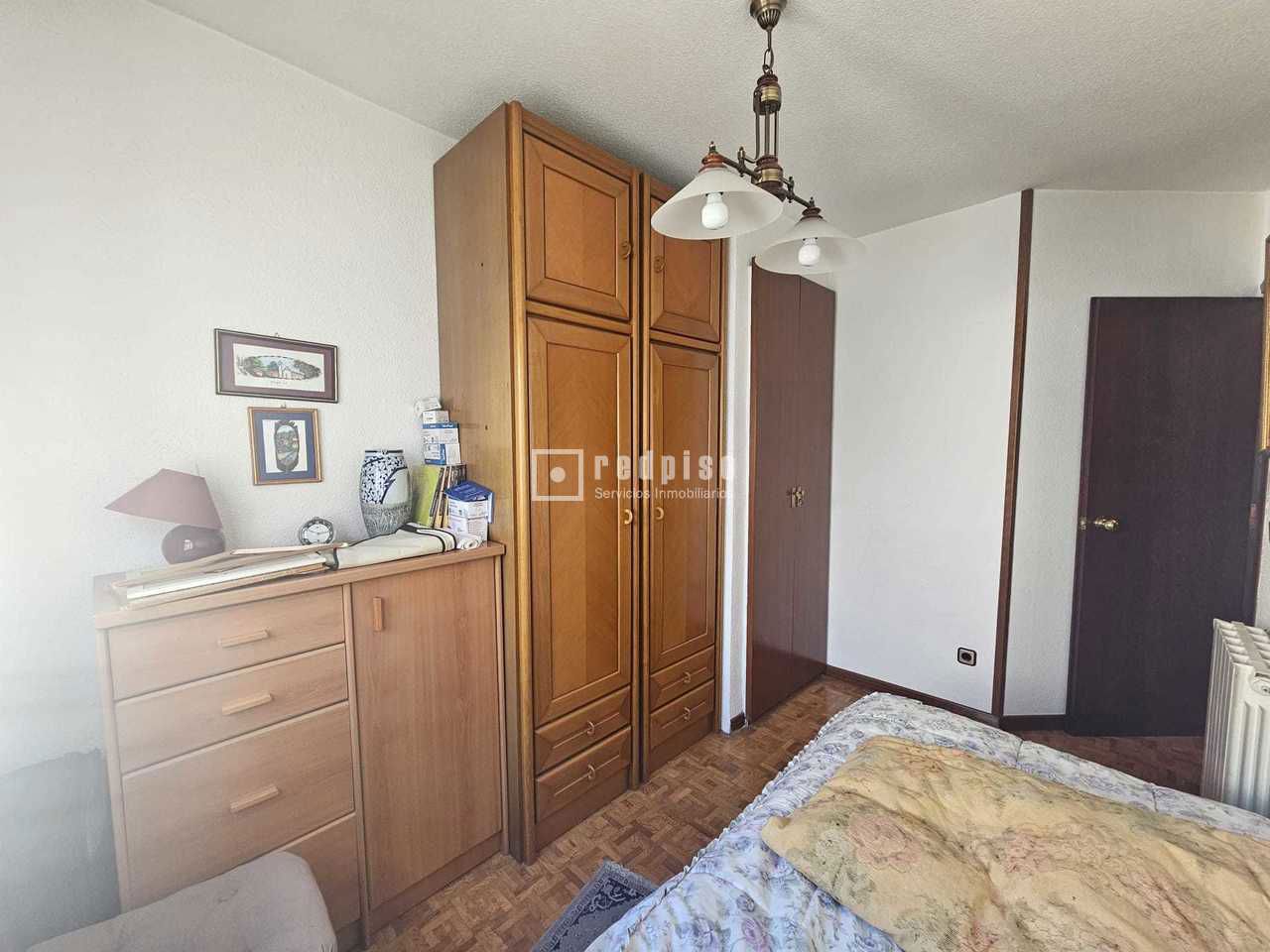 Piso en venta en calle De Oliva De Plasencia, Latina, Madrid 13/16