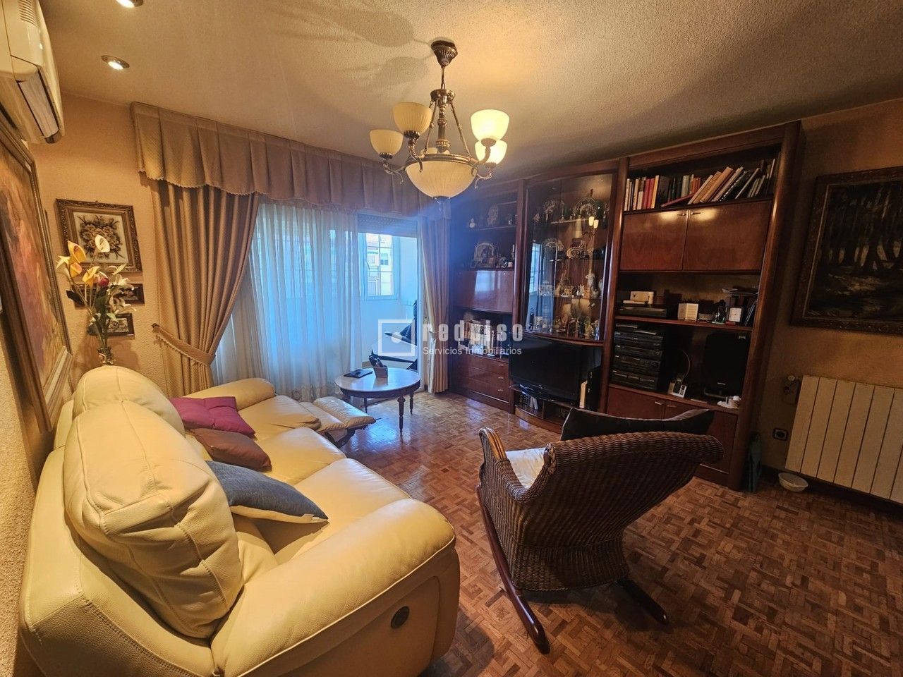 Piso en venta en  calle de Oliva de Plasencia, Latina, Madrid  1/1