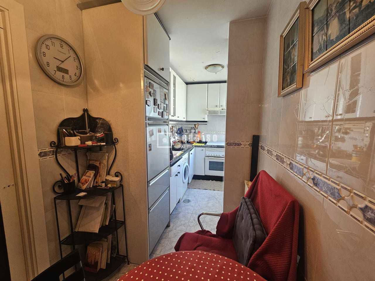 Piso en venta en calle De Oliva De Plasencia, Latina, Madrid 14/16