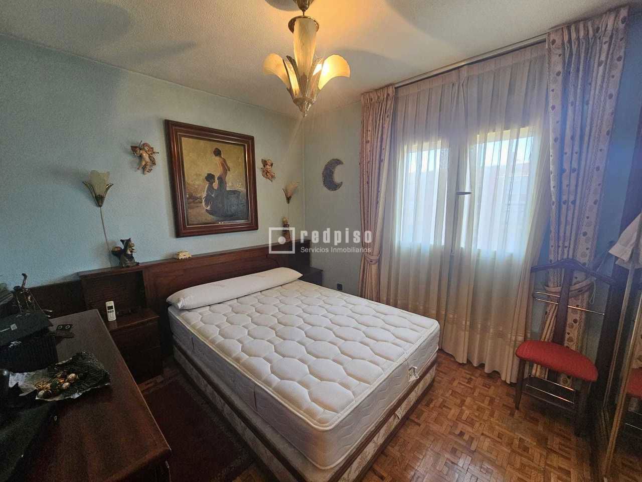 Piso en venta en calle De Oliva De Plasencia, Latina, Madrid 9/16